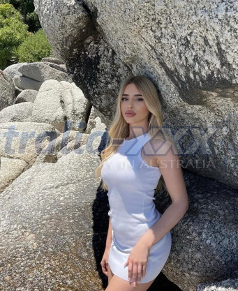 Photo escort girl Delina: the best escort service