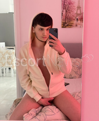 Photo escort girl Huss: the best escort service