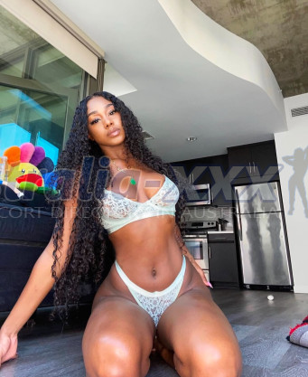 Photo escort girl Zaray: the best escort service