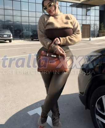 Photo escort girl Yasmine: the best escort service