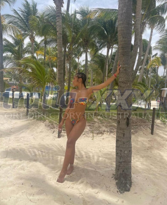 Photo escort girl Sarah : the best escort service