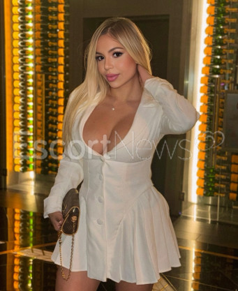Photo escort girl Arebella: the best escort service
