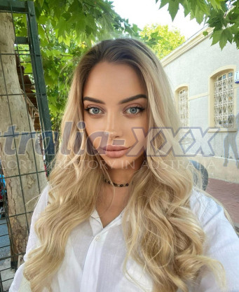 Photo escort girl Kriss: the best escort service