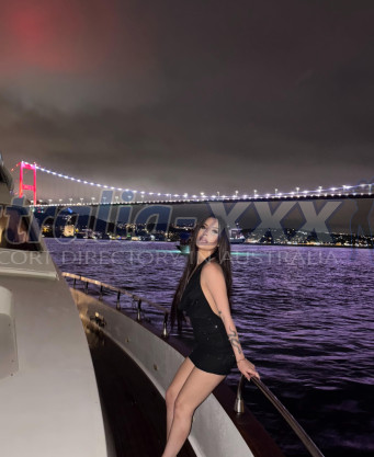 Photo escort girl Ozge: the best escort service