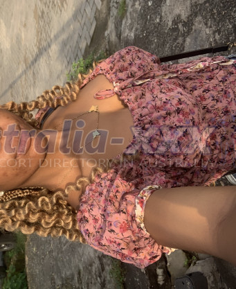 Photo escort girl Honey : the best escort service