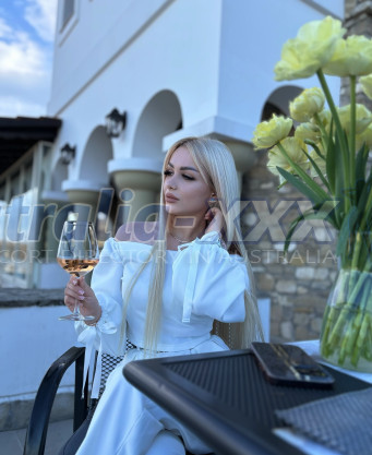 Photo escort girl Elena: the best escort service