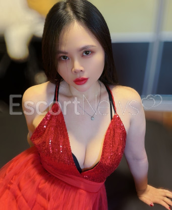 Photo escort girl LalisaVienam: the best escort service