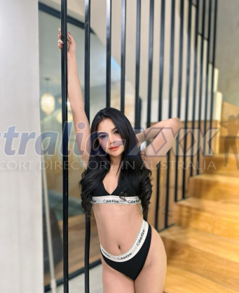 Photo escort girl Nabila : the best escort service