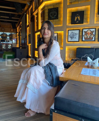 Photo escort girl Ishax: the best escort service