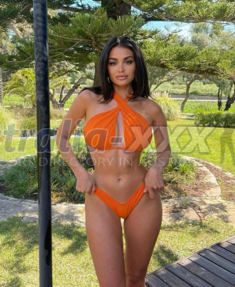 Photo escort girl Regina: the best escort service