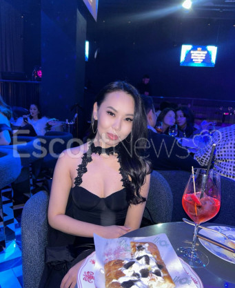 Photo escort girl KAMALIYA: the best escort service