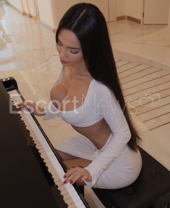 Photo escort girl Ellina: the best escort service