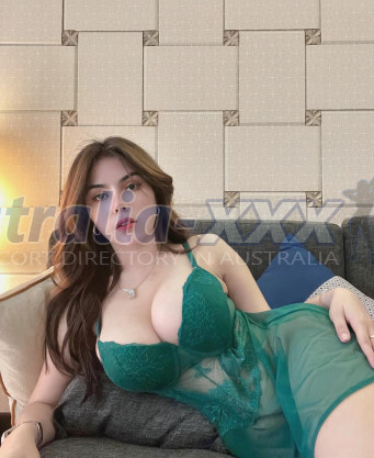 Photo escort girl Qistina: the best escort service