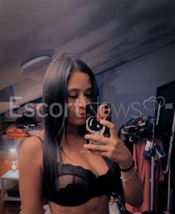 Photo escort girl Lora love: the best escort service