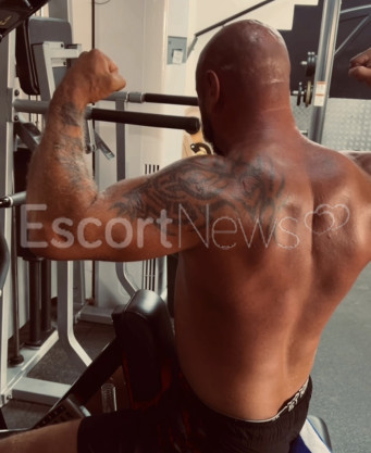 Photo escort girl Smart Romeo: the best escort service