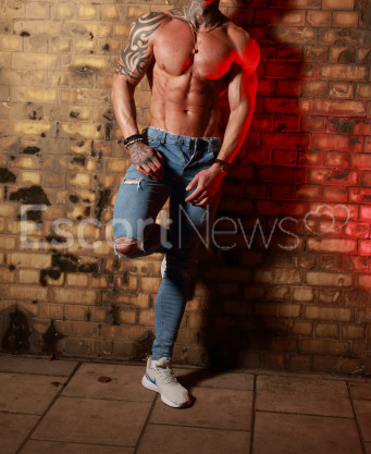 Photo escort girl Leo: the best escort service