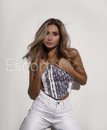 Photo escort girl Darina: the best escort service