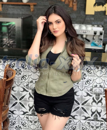 Photo escort girl model Pooja : the best escort service