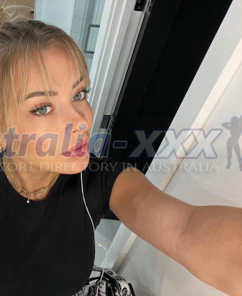 Photo escort girl corinna: the best escort service