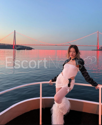 Photo escort girl Linayse: the best escort service