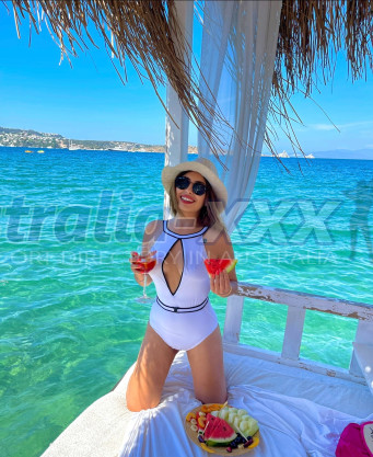 Photo escort girl Linayse: the best escort service
