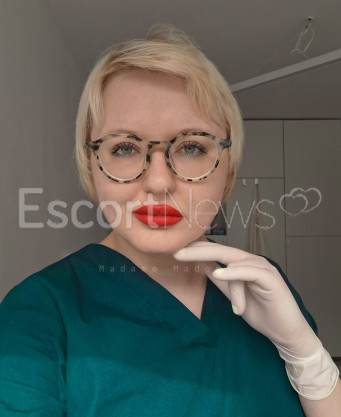 Photo escort girl Madame Madomme: the best escort service