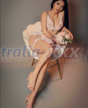 Photo escort girl Janelle: the best escort service