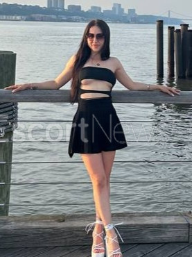 Photo escort girl Sexy Kris: the best escort service