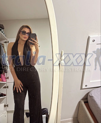 Photo escort girl Essila: the best escort service