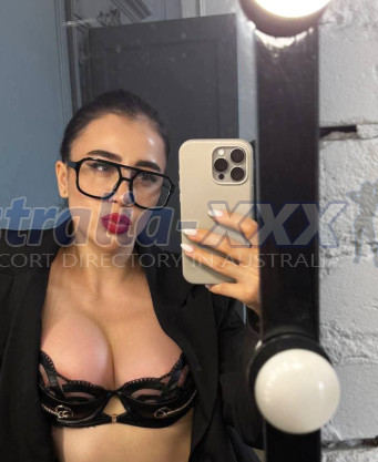 Photo escort girl Camilla: the best escort service