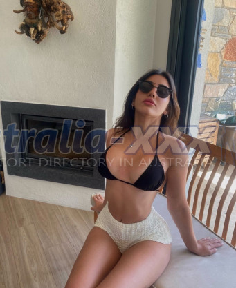 Photo escort girl Cristina: the best escort service