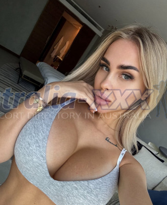Photo escort girl Redgi: the best escort service