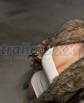 Photo escort girl Deniz: the best escort service