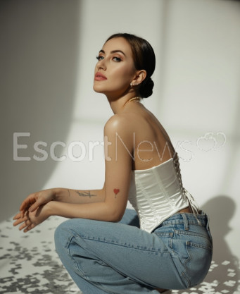 Photo escort girl Maru: the best escort service