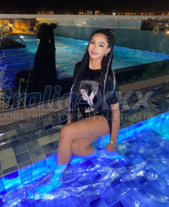 Photo escort girl Afra: the best escort service