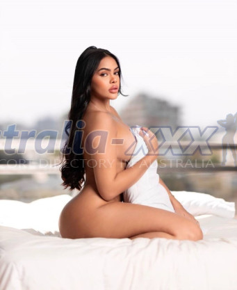 Photo escort girl Isa: the best escort service