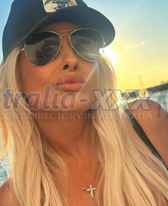 Photo escort girl Elena : the best escort service