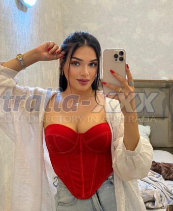 Photo escort girl Adel: the best escort service