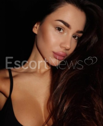Photo escort girl Aleyna: the best escort service