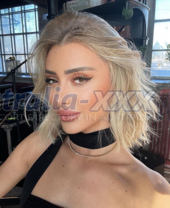 Photo escort girl Dilaa: the best escort service