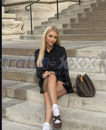 Photo escort girl Mine: the best escort service