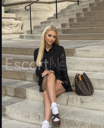 Photo escort girl Mine: the best escort service