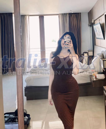Photo escort girl Revina: the best escort service