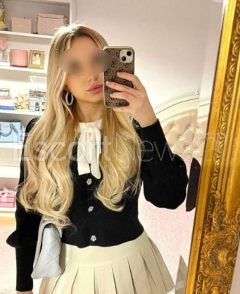 Photo escort girl Carolyn Poe: the best escort service