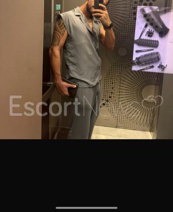 Photo escort girl Andrew: the best escort service