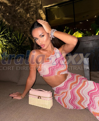 Photo escort girl Mista: the best escort service