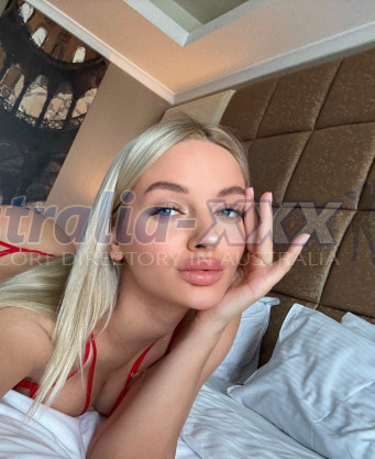 Photo escort girl Arina : the best escort service