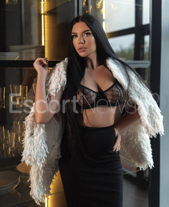Photo escort girl Yna: the best escort service