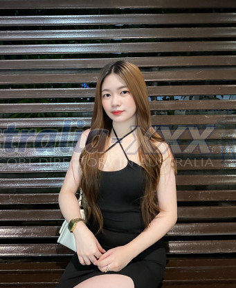 Photo escort girl Tesa Karamoy: the best escort service