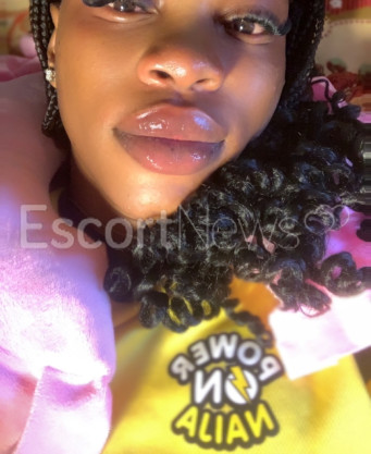 Photo escort girl Roseline: the best escort service